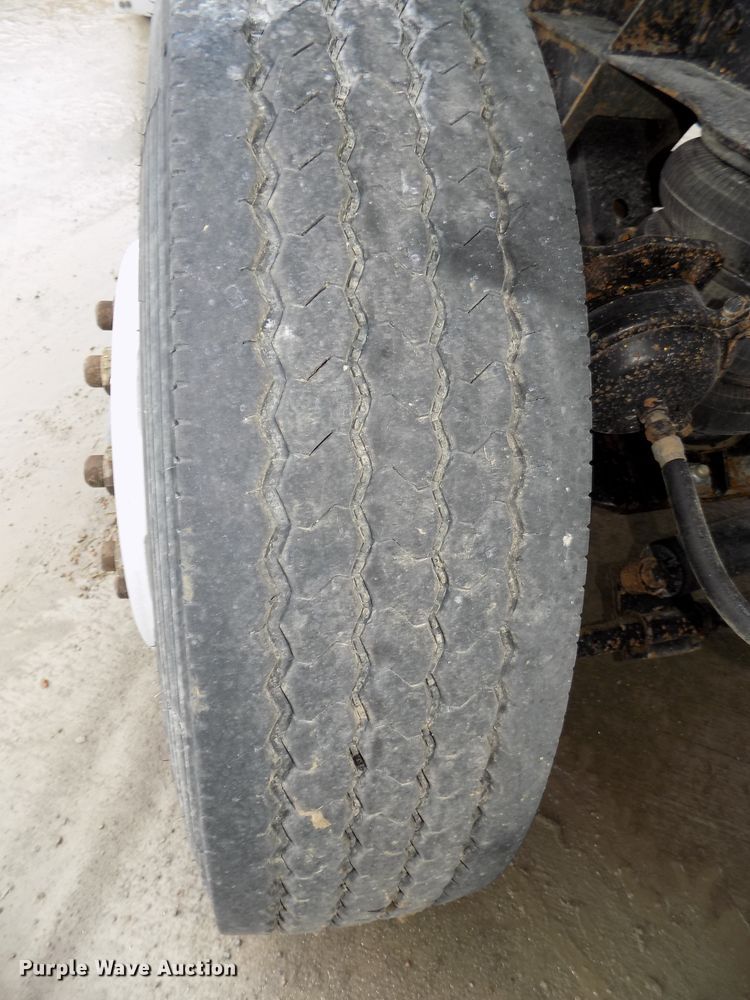 image for item DG2547 1999 Peterbilt 379 dump truck