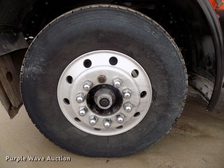 image for item DG2547 1999 Peterbilt 379 dump truck