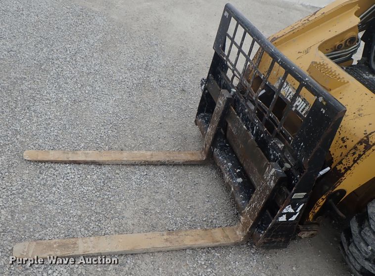 image for item DG3029 2013 Caterpillar 262C Series 2  skid steer loader