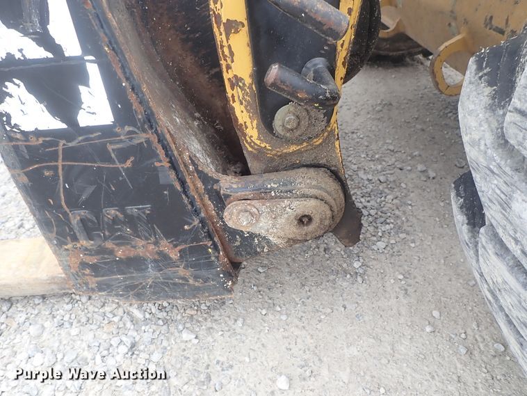 image for item DG3029 2013 Caterpillar 262C Series 2  skid steer loader