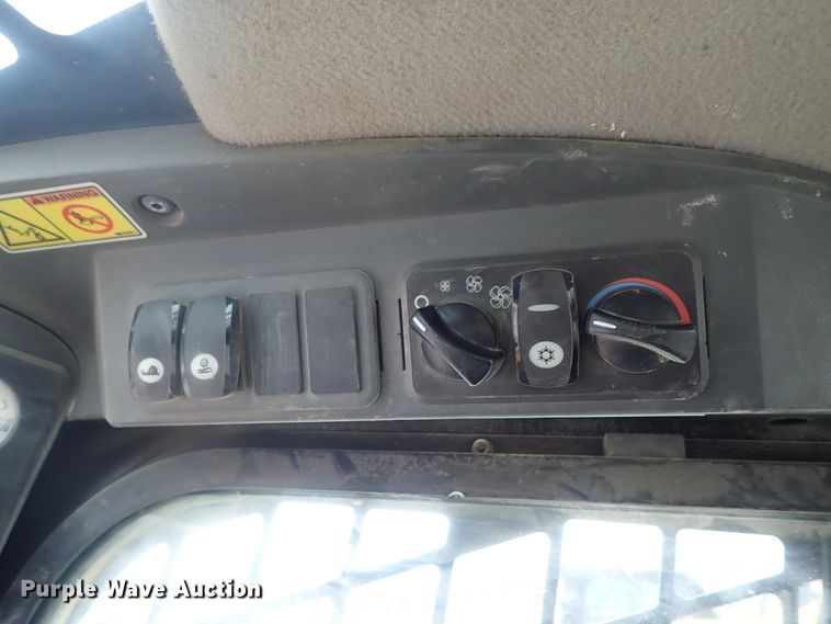 image for item DG3030 2013 Caterpillar 262C Series 2  skid steer loader