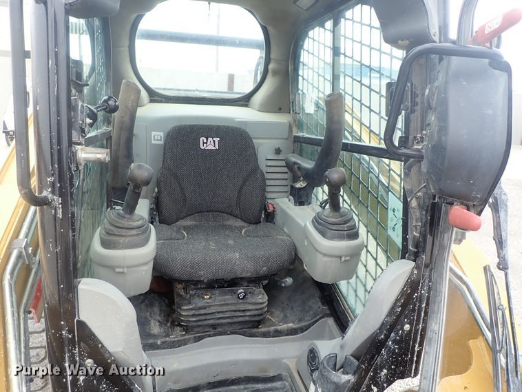 image for item DG3031 2013 Caterpillar 262C  Series 2 skid steer loader