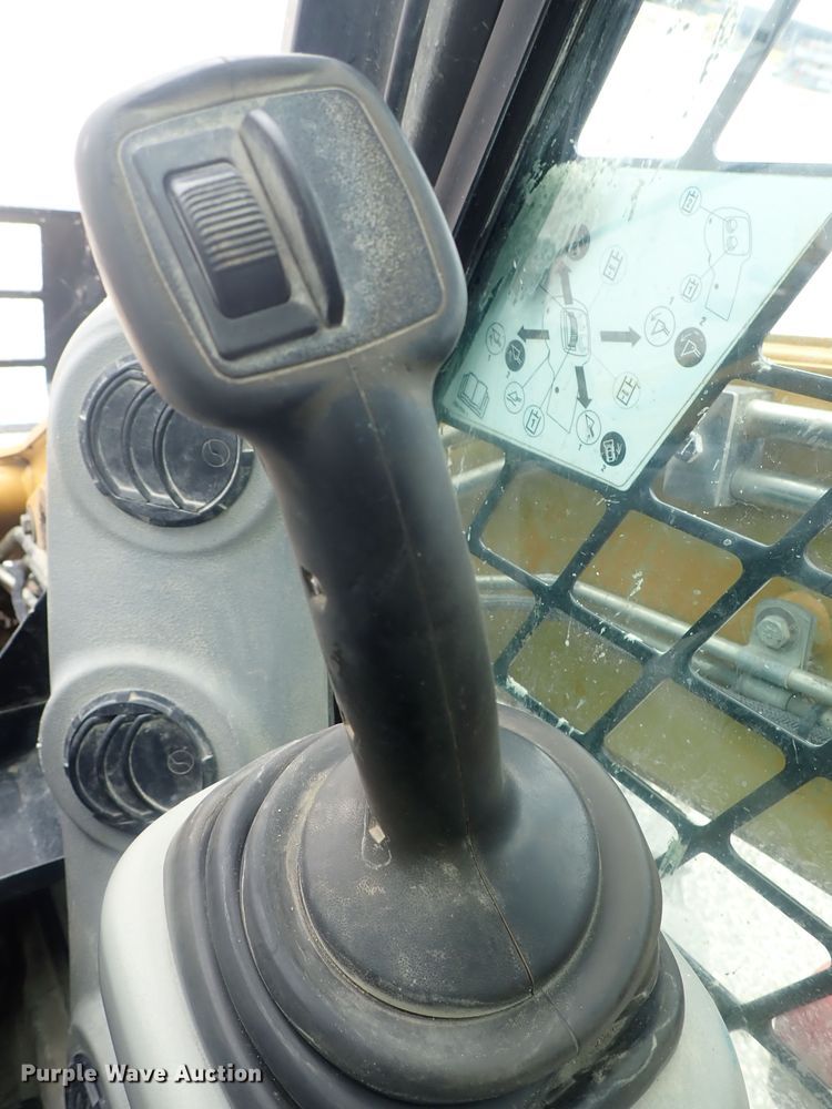 image for item DG3031 2013 Caterpillar 262C  Series 2 skid steer loader