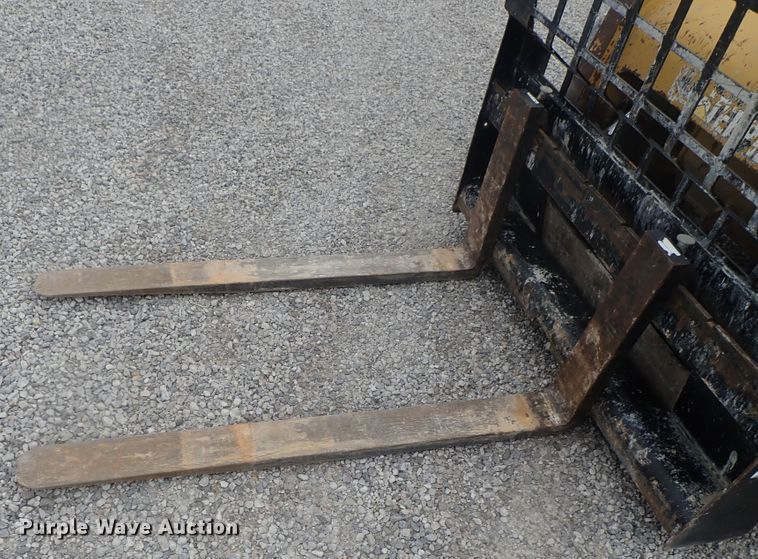 image for item DG3031 2013 Caterpillar 262C  Series 2 skid steer loader