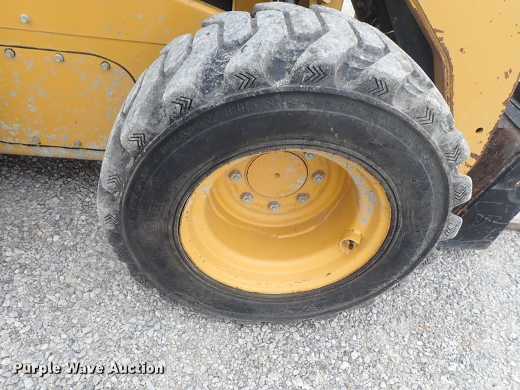 image for item DG3031 2013 Caterpillar 262C  Series 2 skid steer loader