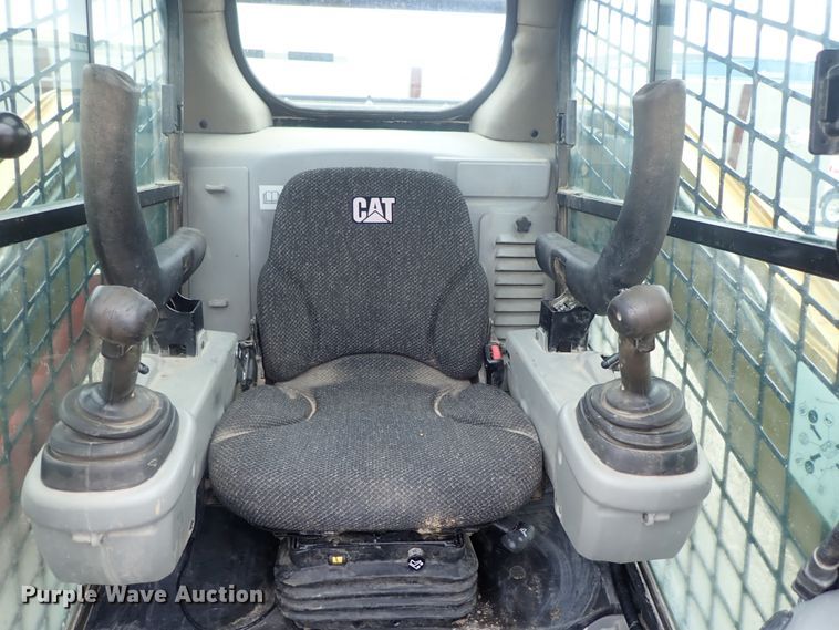 image for item DG3036 2013 Caterpillar 262C Series 2  skid steer loader