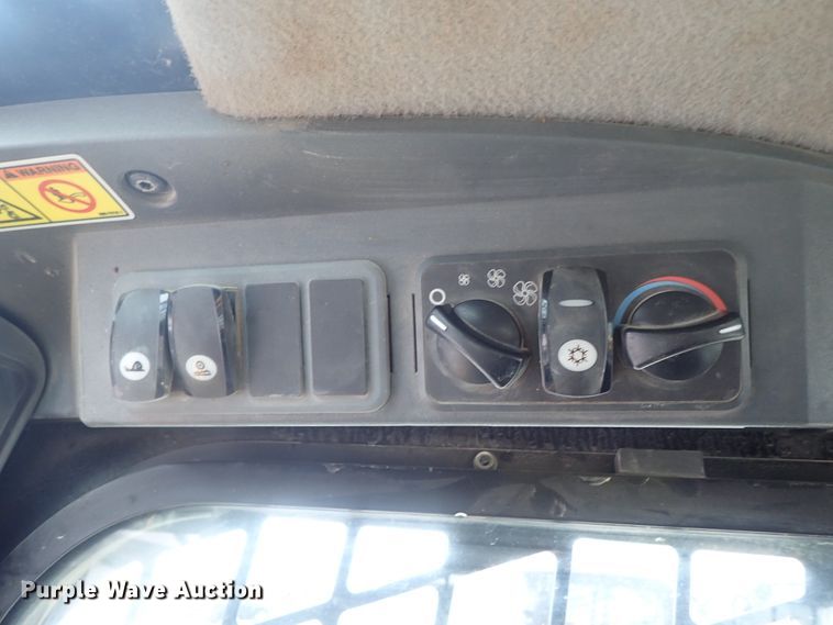 image for item DG3036 2013 Caterpillar 262C Series 2  skid steer loader