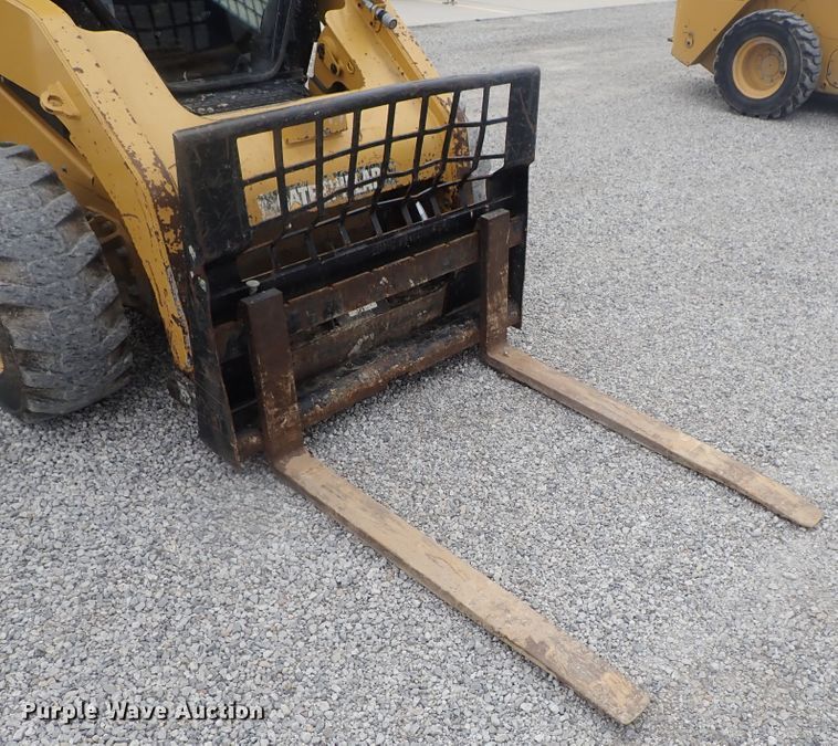 image for item DG3036 2013 Caterpillar 262C Series 2  skid steer loader