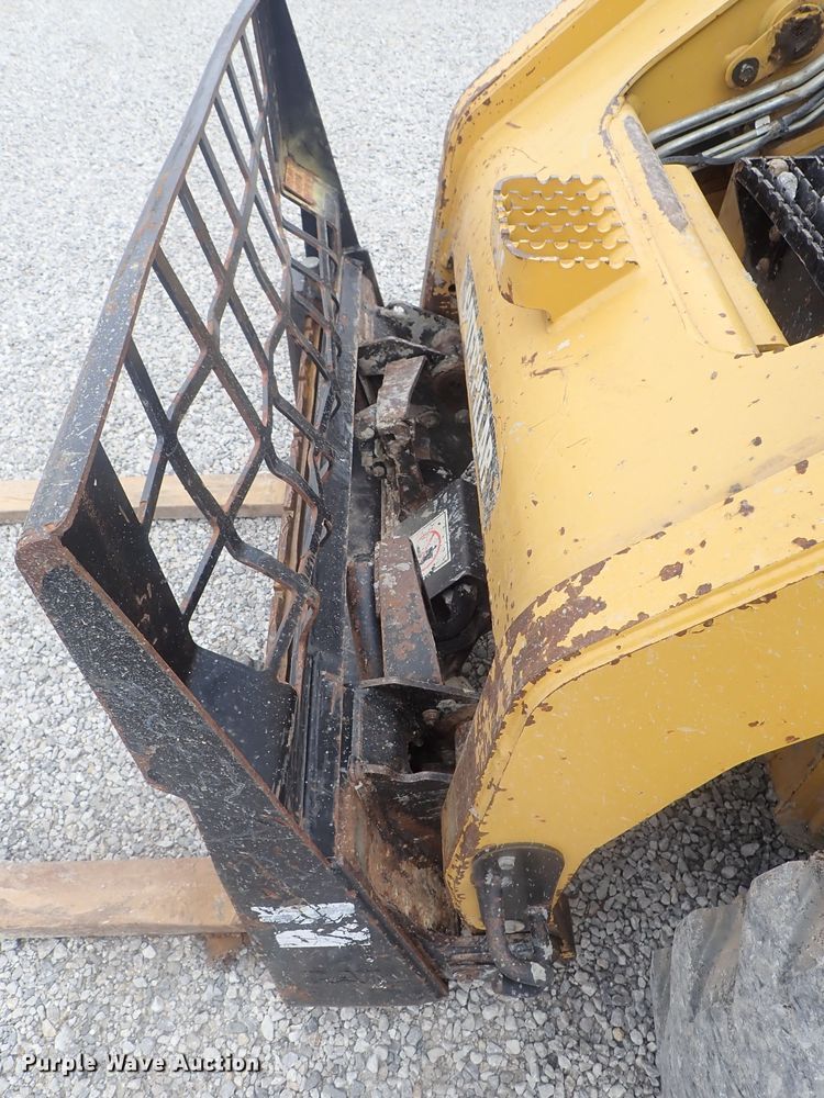 image for item DG3036 2013 Caterpillar 262C Series 2  skid steer loader