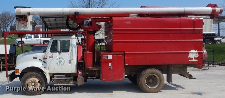 image for item DG5601 2000 International 4700 bucket truck
