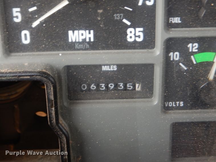 image for item DG5601 2000 International 4700 bucket truck