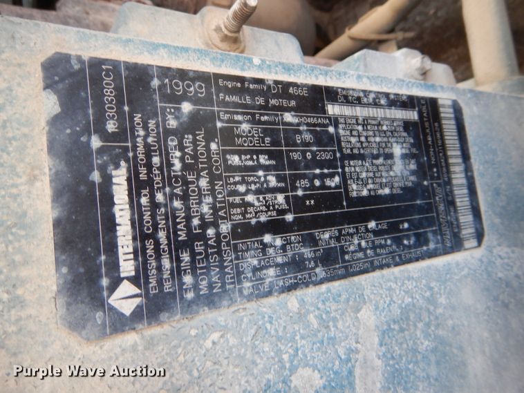 image for item DG5601 2000 International 4700 bucket truck