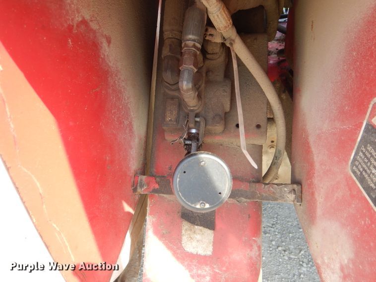 image for item DG5601 2000 International 4700 bucket truck