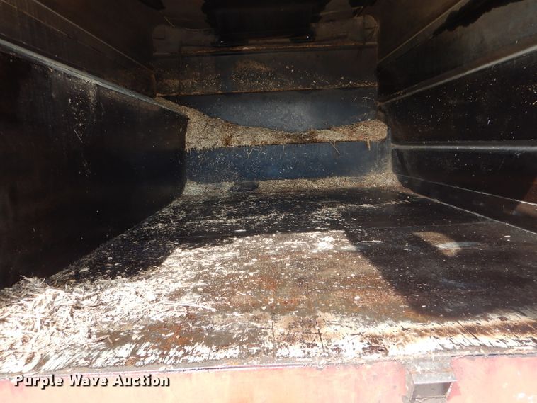 image for item DG5601 2000 International 4700 bucket truck