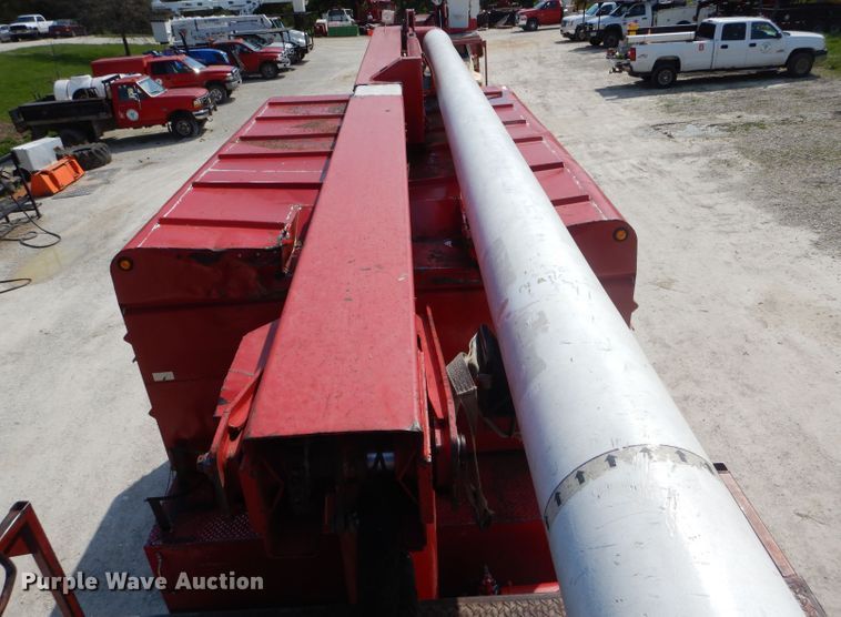 image for item DG5601 2000 International 4700 bucket truck