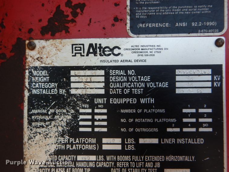 image for item DG5601 2000 International 4700 bucket truck