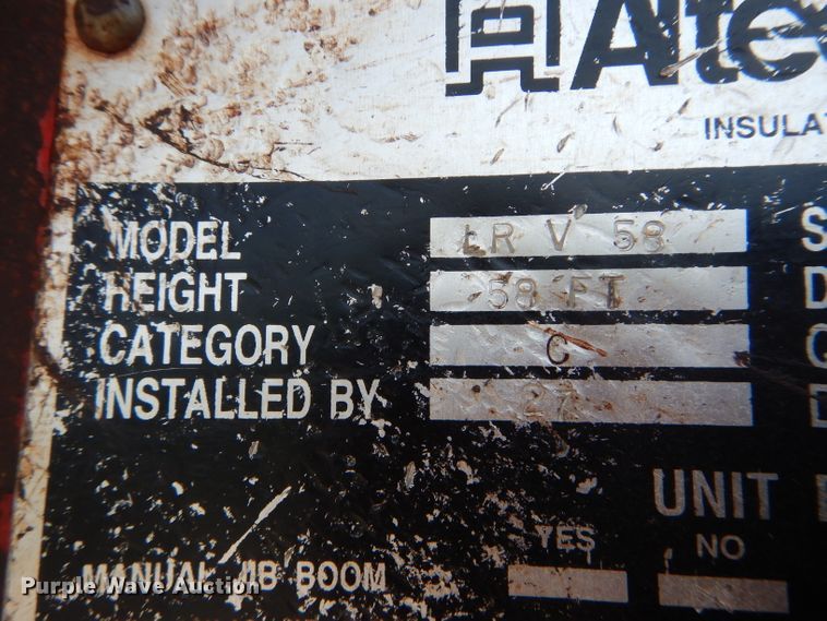 image for item DG5601 2000 International 4700 bucket truck