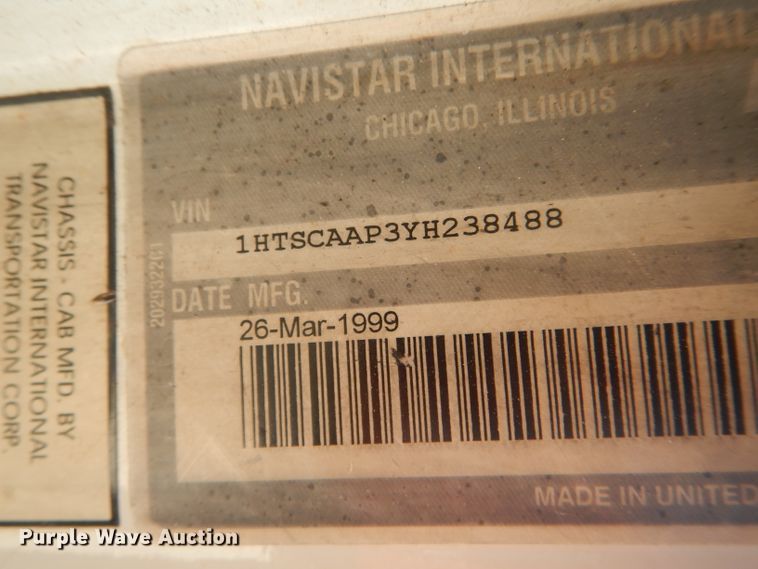 image for item DG5601 2000 International 4700 bucket truck