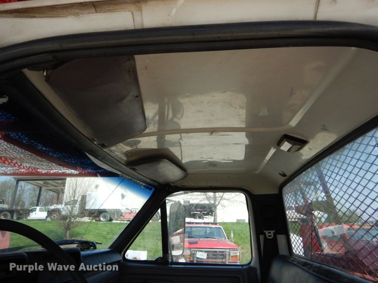 image for item DG5602 1998 Ford F800 bucket truck