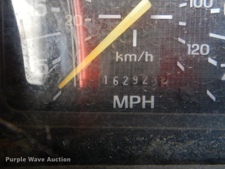 image for item DG5602 1998 Ford F800 bucket truck