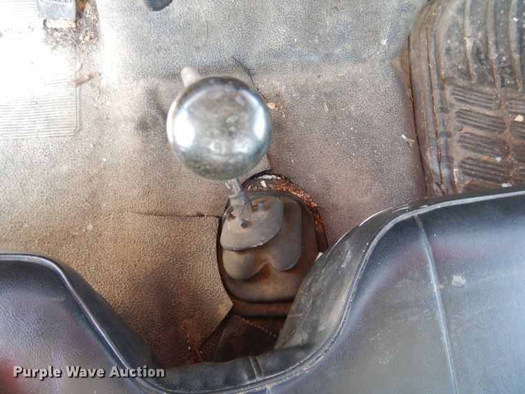 image for item DG5602 1998 Ford F800 bucket truck