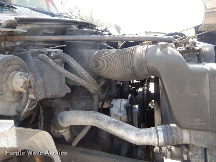 image for item DG5602 1998 Ford F800 bucket truck