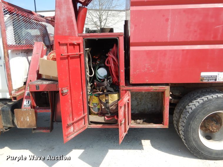 image for item DG5602 1998 Ford F800 bucket truck