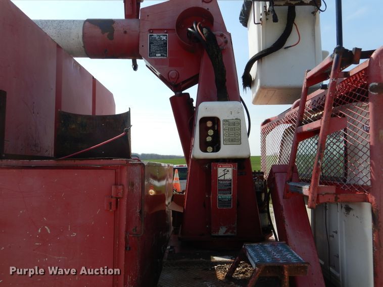 image for item DG5602 1998 Ford F800 bucket truck