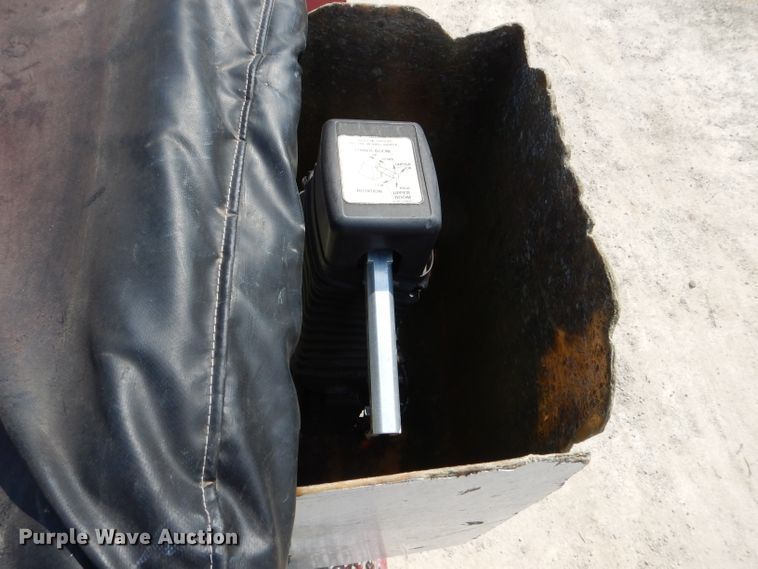 image for item DG5602 1998 Ford F800 bucket truck