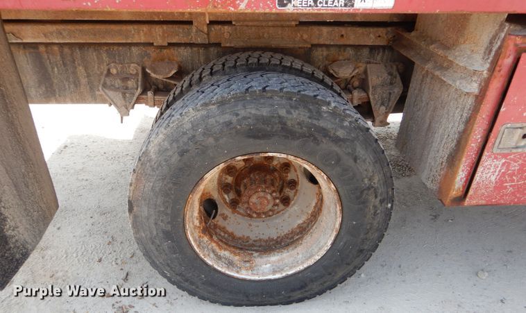image for item DG5602 1998 Ford F800 bucket truck