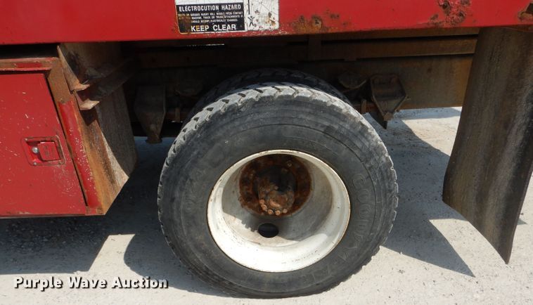 image for item DG5602 1998 Ford F800 bucket truck