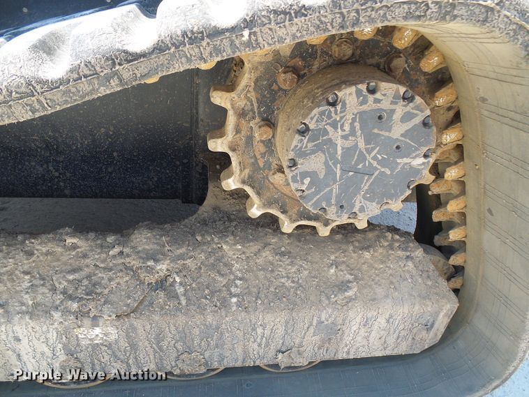 image for item DG5605 Kubota SVL90-2  tracked skid steer loader