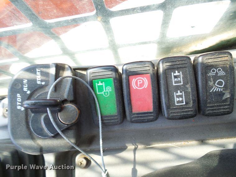 image for item DG5605 Kubota SVL90-2  tracked skid steer loader