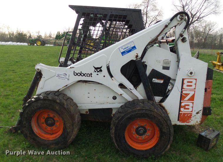 image for item DG5613 Bobcat 873  skid steer