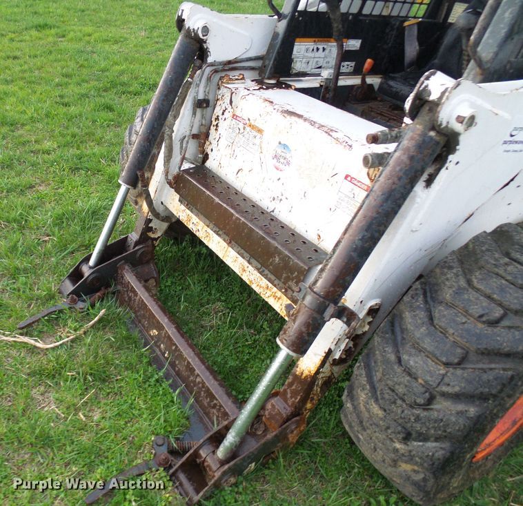 image for item DG5613 Bobcat 873  skid steer