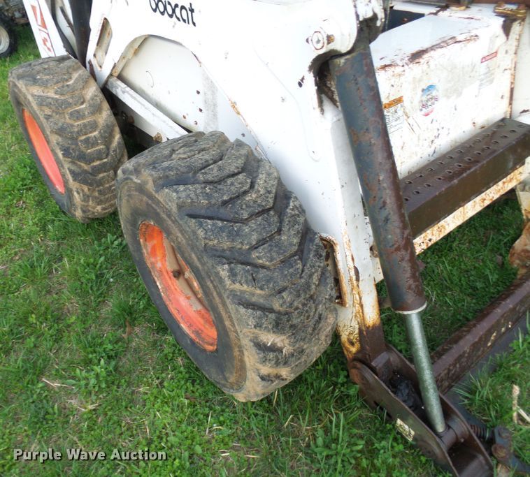 image for item DG5613 Bobcat 873  skid steer