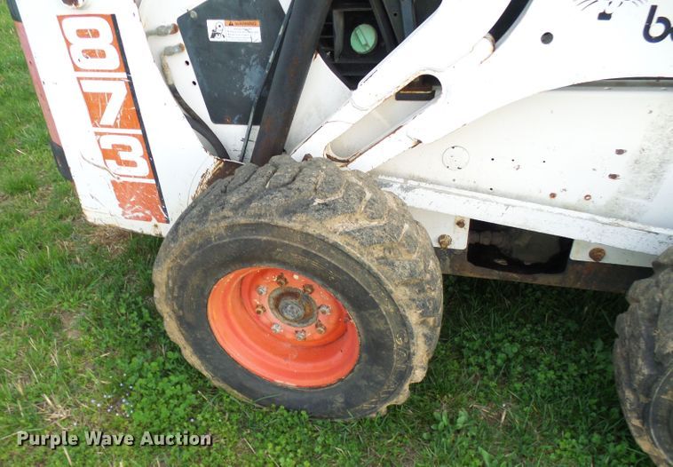 image for item DG5613 Bobcat 873  skid steer