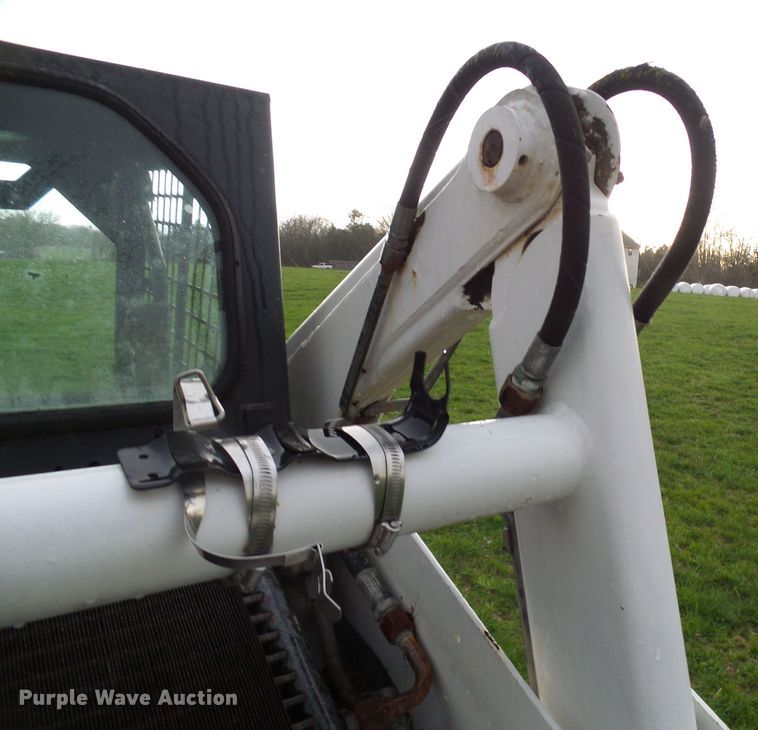 image for item DG5613 Bobcat 873  skid steer