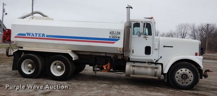 image for item DG6361 1987 International 9300 water truck