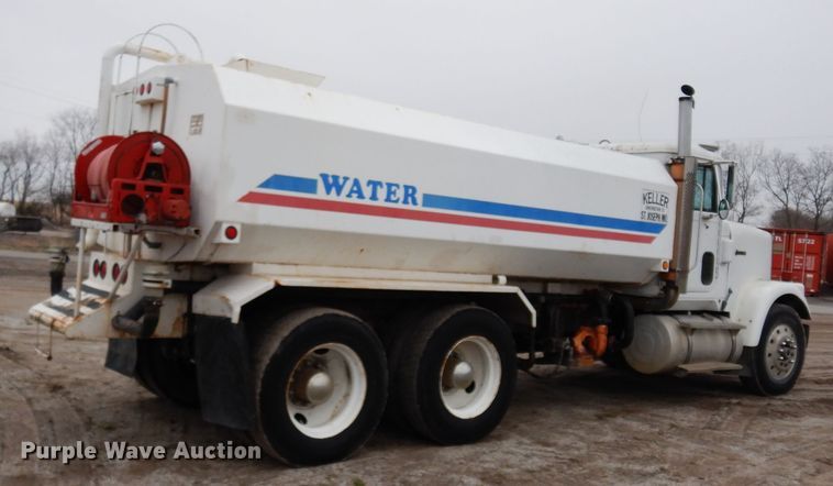 image for item DG6361 1987 International 9300 water truck