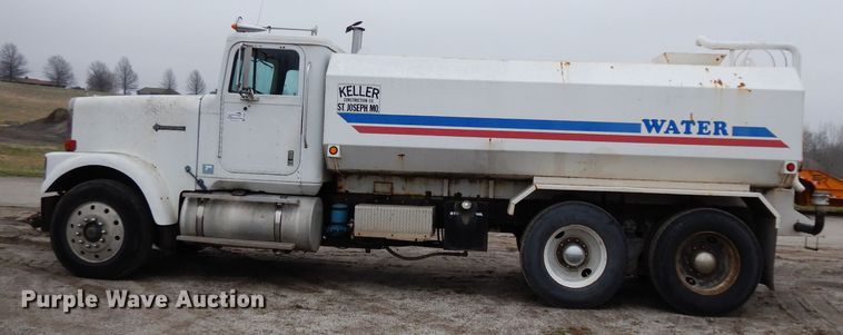 image for item DG6361 1987 International 9300 water truck