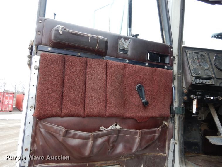 image for item DG6361 1987 International 9300 water truck