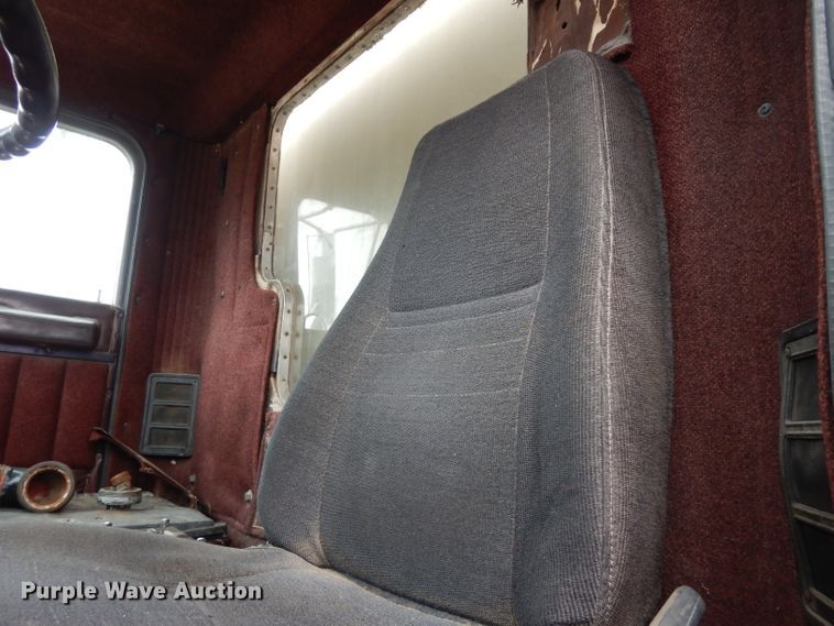 image for item DG6361 1987 International 9300 water truck