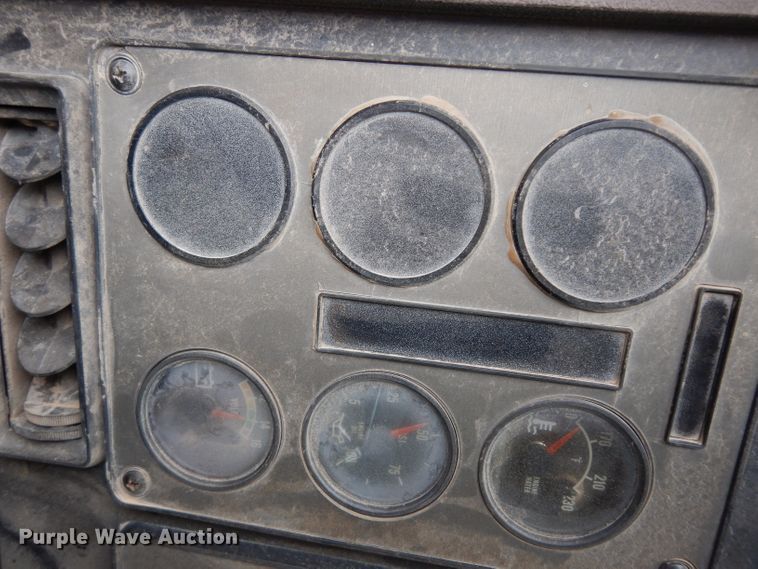 image for item DG6361 1987 International 9300 water truck