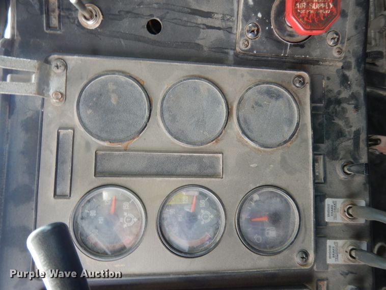 image for item DG6361 1987 International 9300 water truck