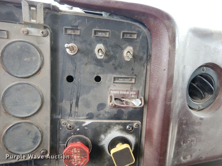 image for item DG6361 1987 International 9300 water truck