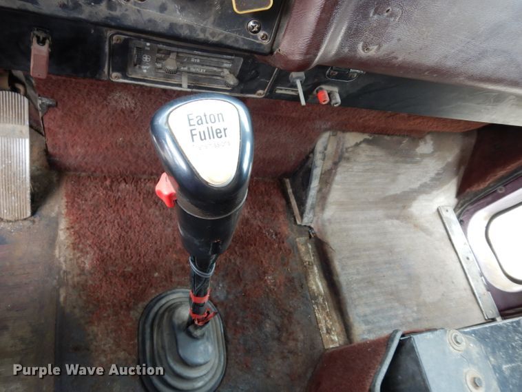 image for item DG6361 1987 International 9300 water truck