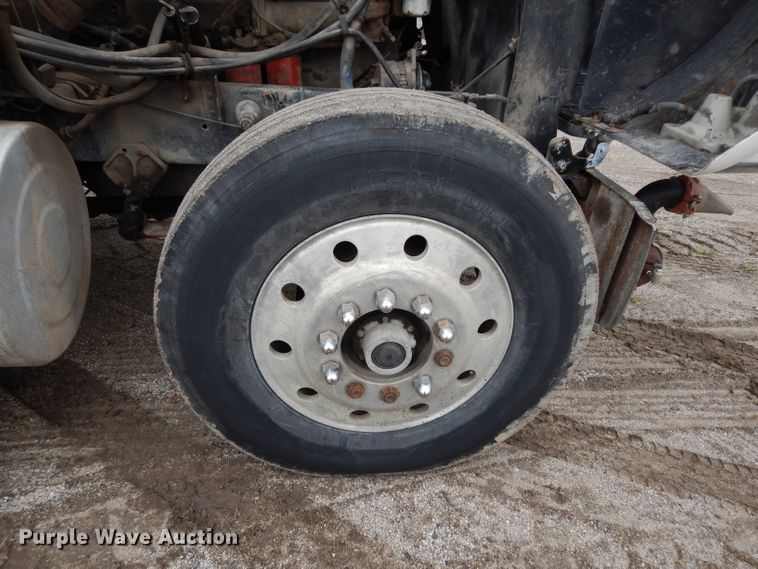 image for item DG6361 1987 International 9300 water truck