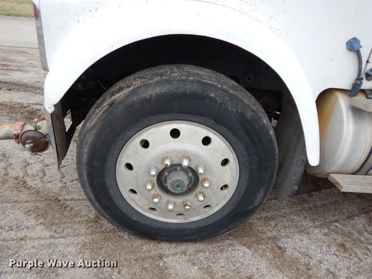 image for item DG6361 1987 International 9300 water truck