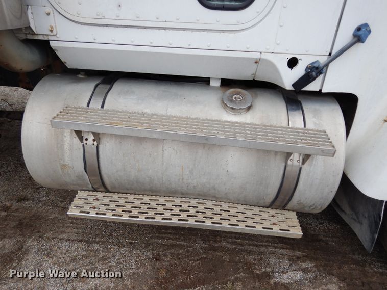 image for item DG6361 1987 International 9300 water truck